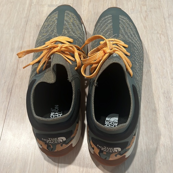 The North Face Sneakers - Picture 2 of 6